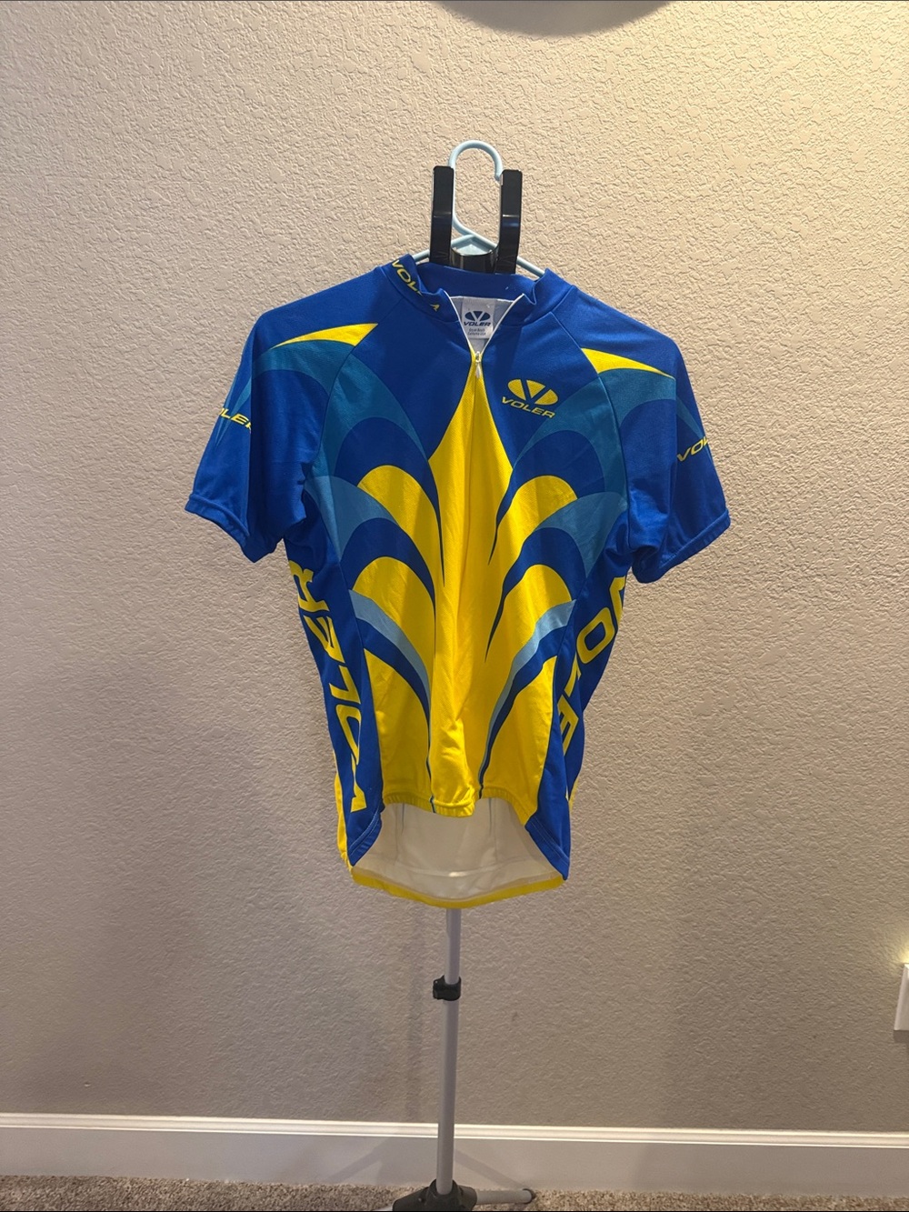 Volar Men’s Blue & Yellow Performance Cycling Jersey. Size Medium